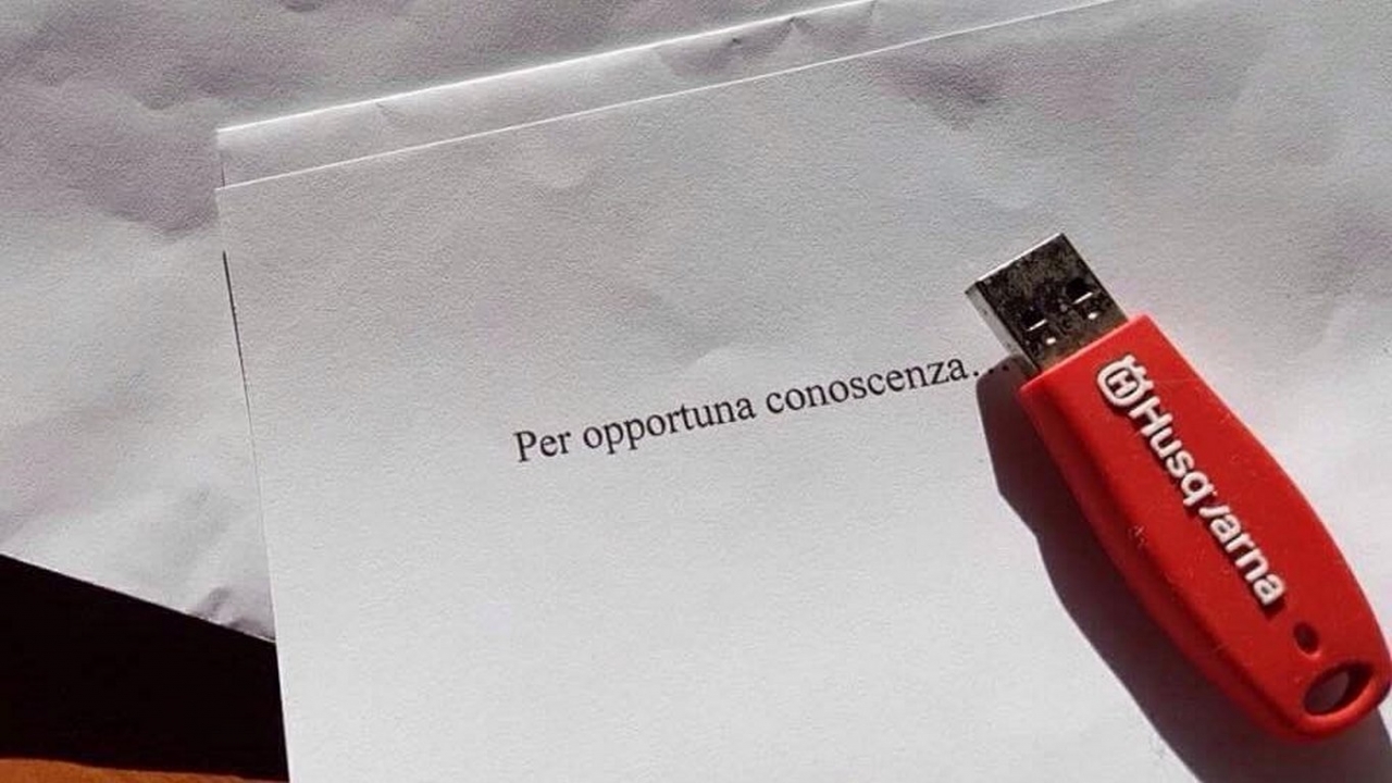 Manuela Serra M5S Penna Usb Brogli