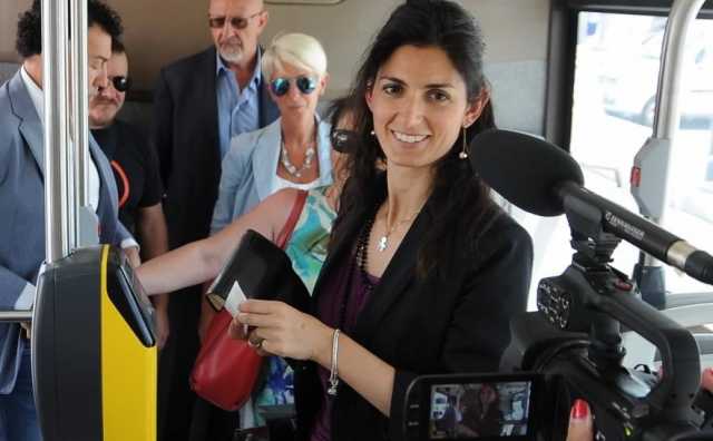 Virginia Raggi Sul Bus