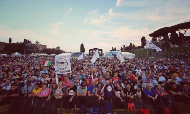 Movimento 5 Stelle Folla