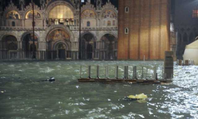 Venezia Basilica Allagata