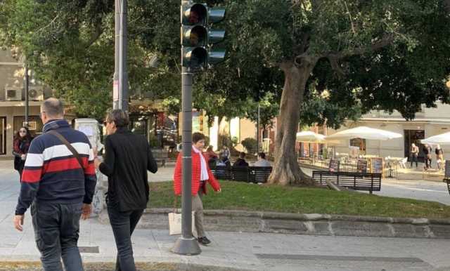Piazza Costituzione Cagliari Semaforo