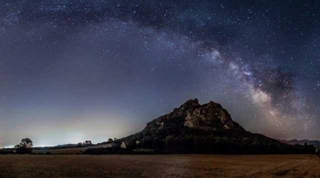 Solstìtziu intre s’ammaju de sos nuraghes e sos isteddos: tres dies de astroturismu in Sardigna