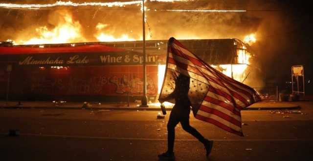 Foto Usa In Fiamme
