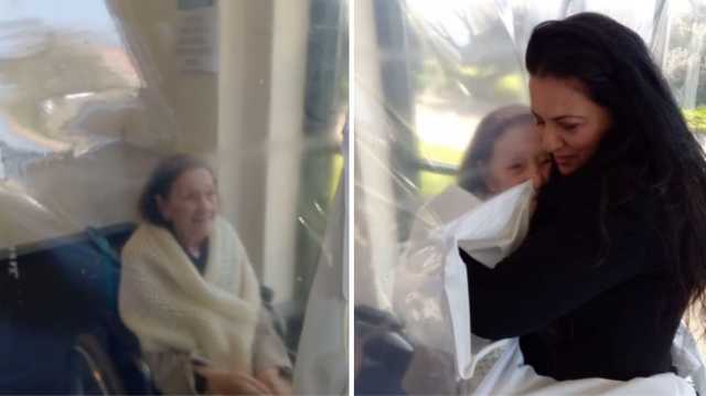 Abbraccio Mamma E Figlia