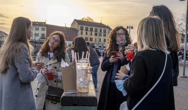 Adolescenti Aperitivo