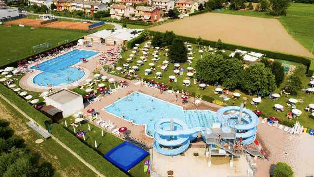 Bimbo Muore In Piscian