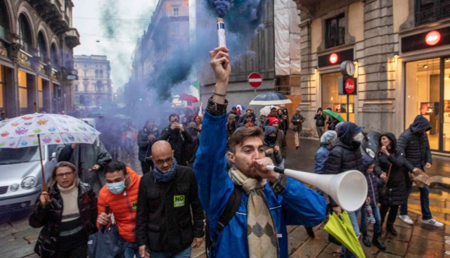 Green Pass No Cortei