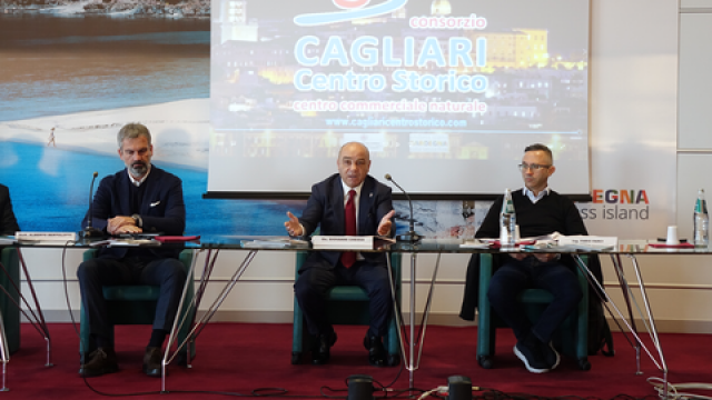 Gianni Chessa all'aeroporto di Cagliari 