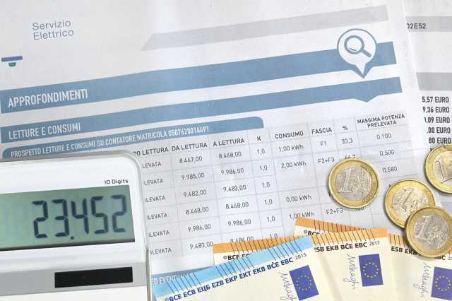 Stangata sulle bollette