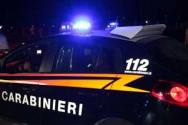 Auto carabinieri notturna generica