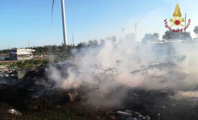 Incendio campo nomadi Vvf