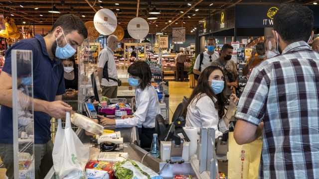 No all'apertura domenicale dei negozi