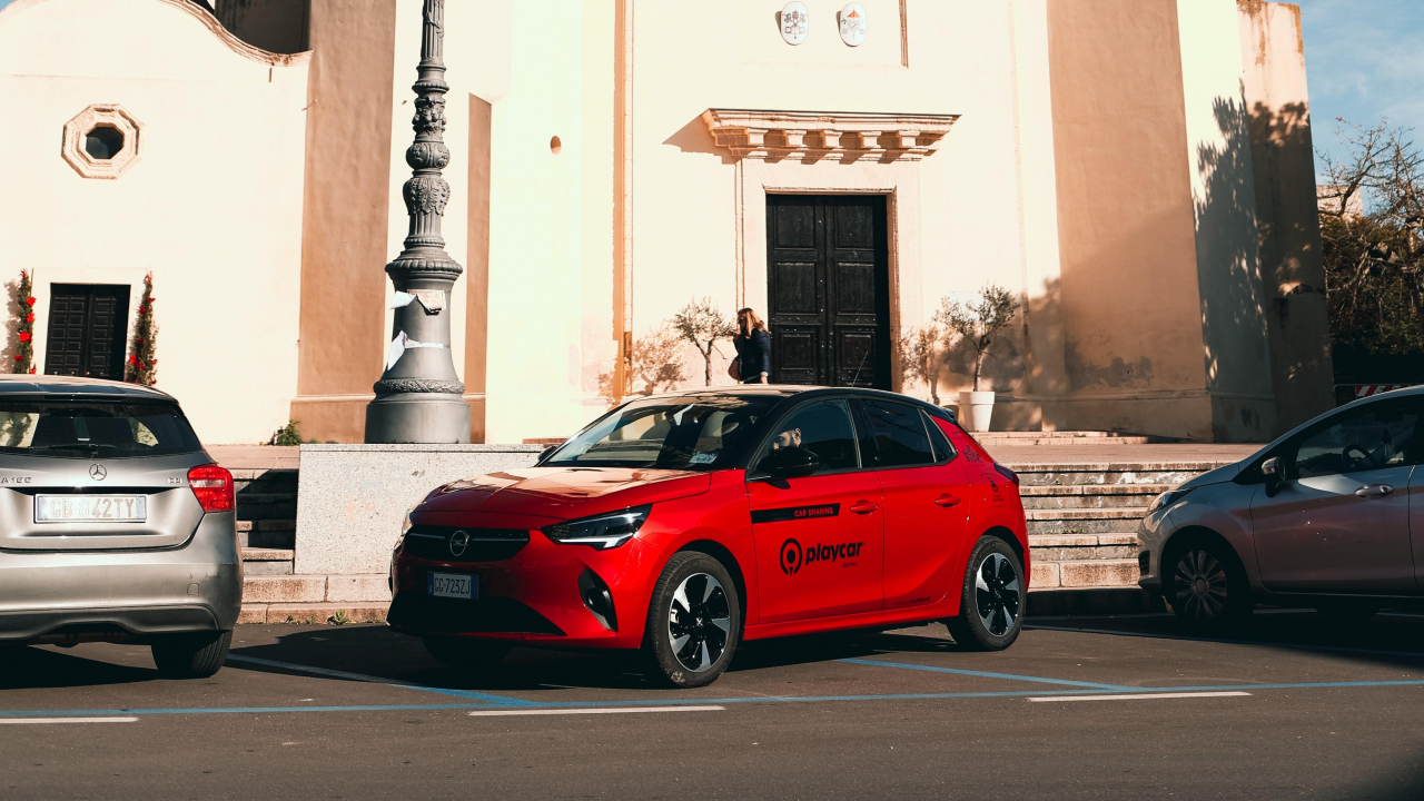 Un'auto del  Car Sharing di Quartu