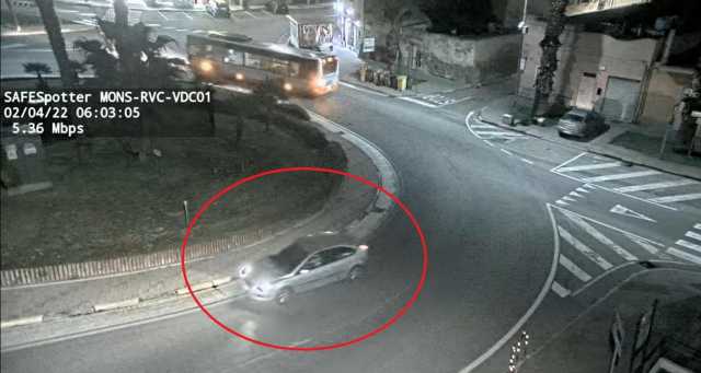 Sulla rotatoria in contromano a Monserrato