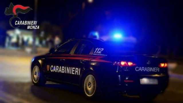 Intervento dei carabinieri a Carate Brianza