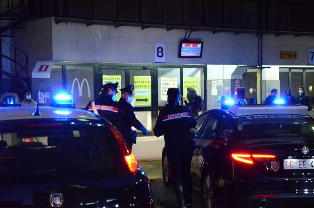 Carabinieri arrestano un bengalese in piazza Matteotti