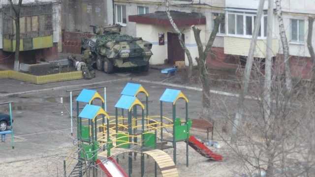 Carri russi in un parco giochi