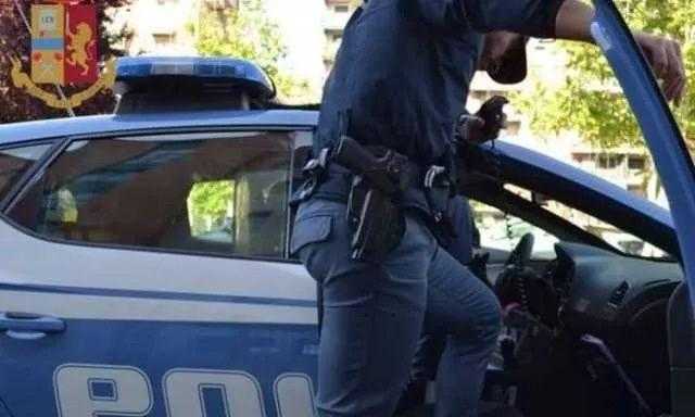 auto polizia ingresso