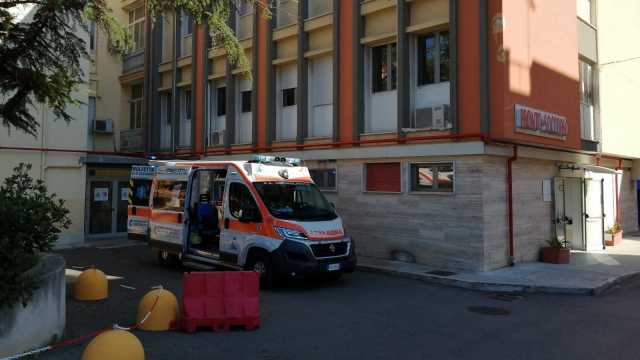 Bimba di 9 anni si sente male a scuola e muore, aperta un'inchiesta 