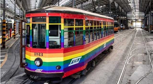 Il tram colorato per il Pride di Milano