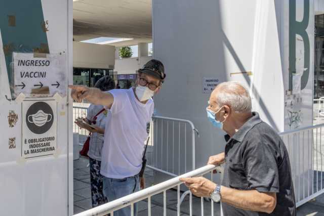 Covid, Iss: "Oltre 2 milioni di quarte dosi di vaccino somministrate"