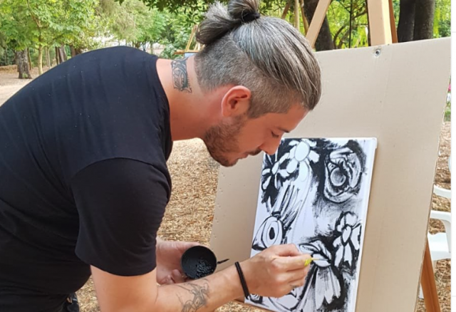 A Villacidrarte la sfilata dello street artist Alessandro Macciocco