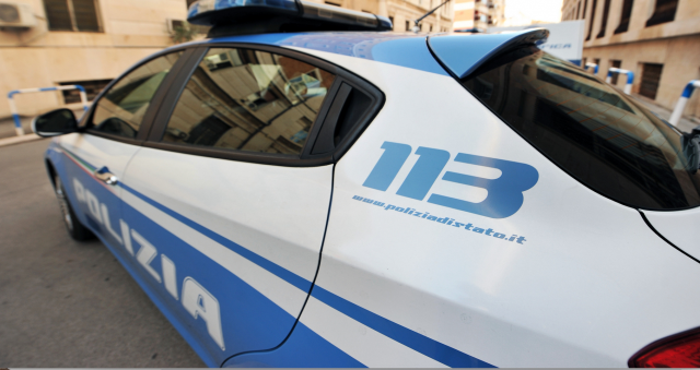 Cagliari, sorpresa ruba vestiti da un negozio: minaccia la guardia con una siringa