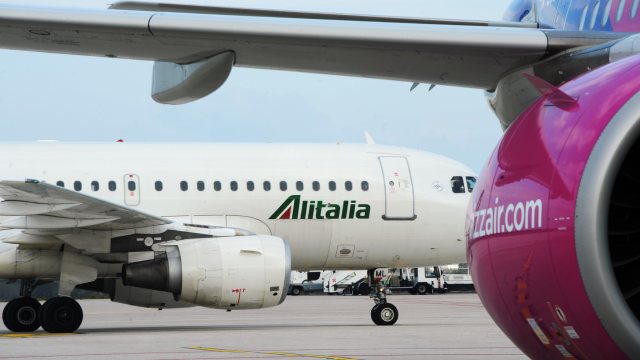 un aereo alitalia