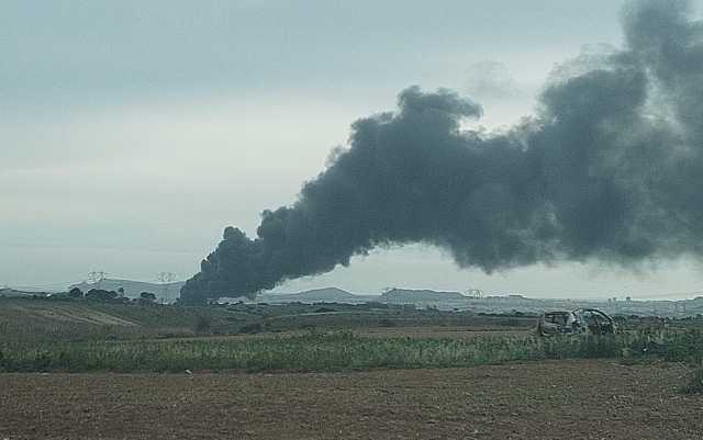 Incendio Nube Fumo Nero Sestu