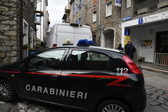 Cc Orgosolo Furgone Assalto