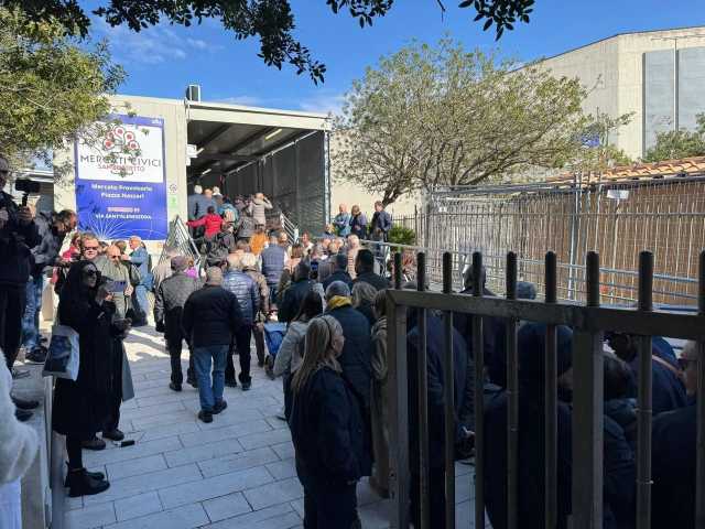 Mercato Provvisorio San Benedetto