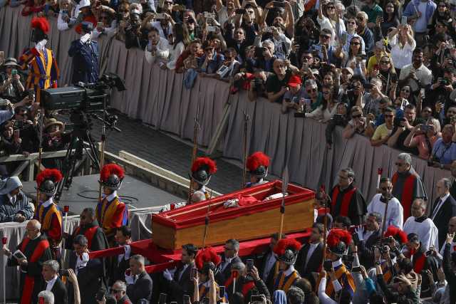 Imagoeconomica 2436791