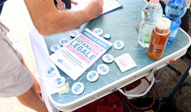 Firma Legge Eutanasia