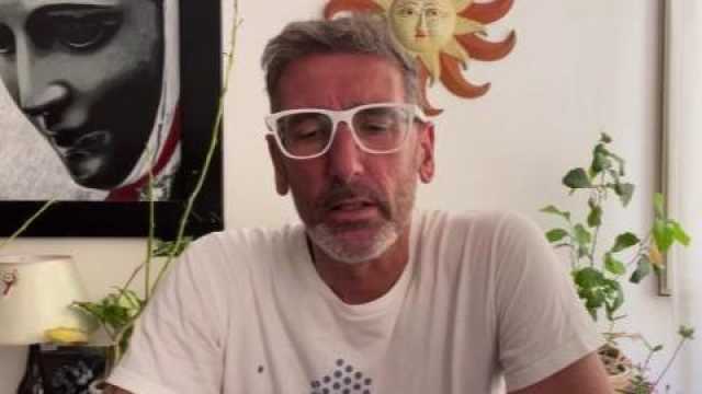 Photo 5990235577322162491 Y