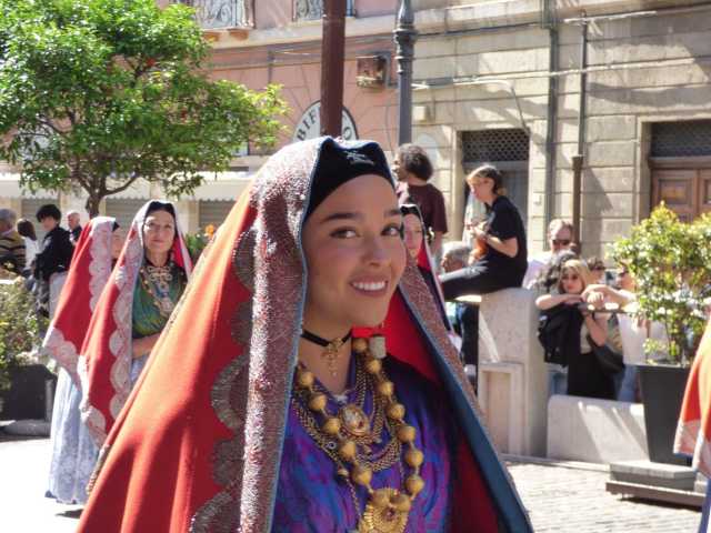 Photo 6010259075633368174 W