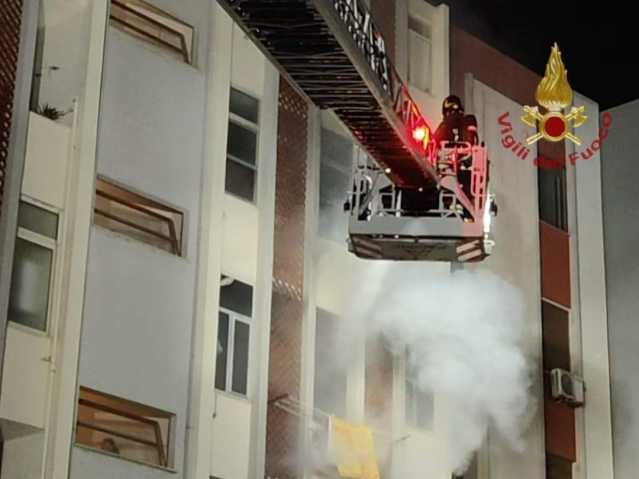 Incendio Cagliari Via Fracastoro