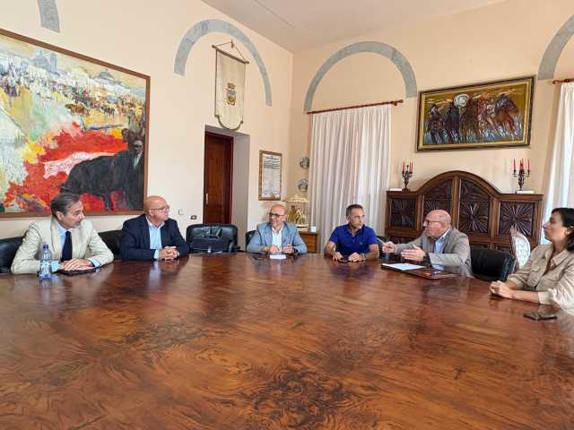 Un Momento Del Vertice In Comune Con LARST