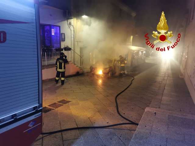Auto In Fiamme Santa Teresa
