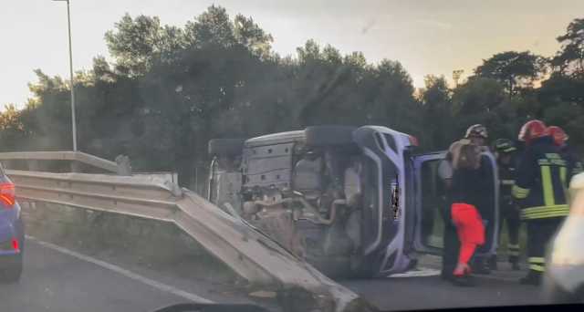 Auto Ribaltata Via Delle Serre