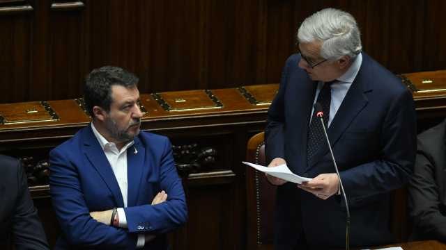 Imagoeconomica 2464994