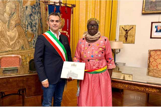 Massimo Zedda Con Thiaroye Sur Mer Yayi Bayam Diouf