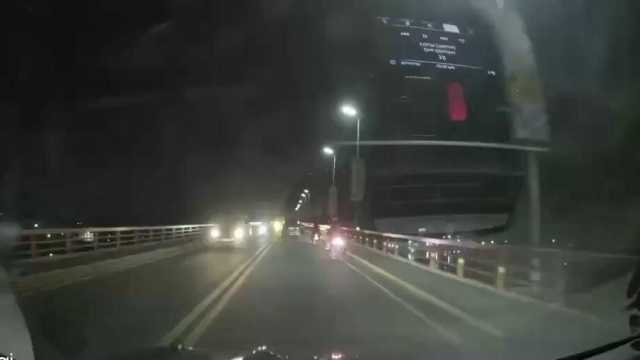 Photo 5973233128942189450 Y