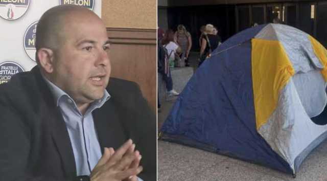 Tende Sotto Consiglio Regionale Protesta   Fausto Piga