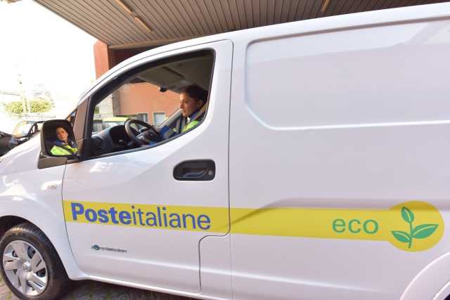 Furgone Poste Italiane