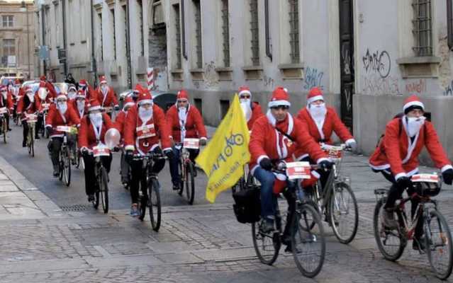 Babbi Natale in sella per la ricerca sul cancro: a Cagliari torna la pedalata solidale