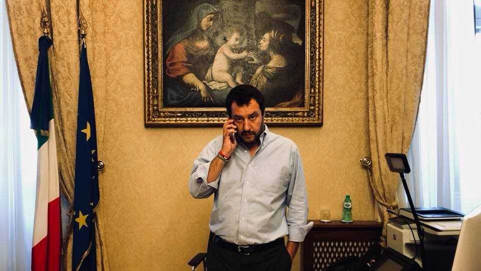 matteo-salvini-ufficio