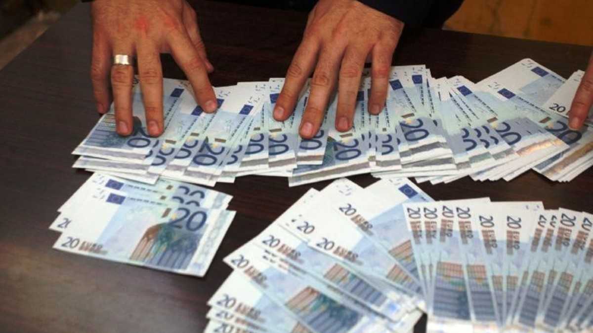 Soldi Falsi Soldi-falsi