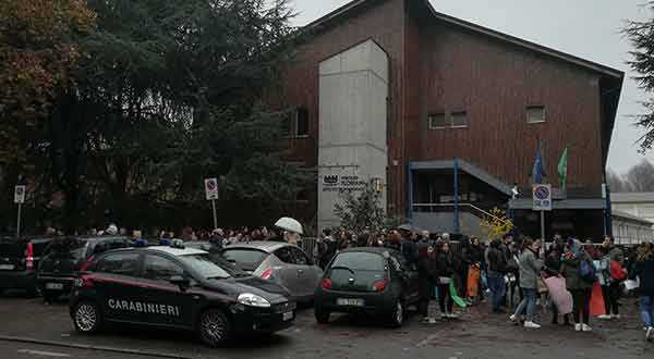 floriani-corteo-manifestazione-carabinieri