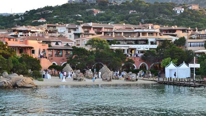 Arzachena-borgo-sul-mare-di-Porto-Cervo-Costa-Smeralda-web