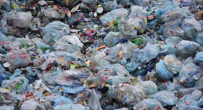 Rifiuti-plasticalibera-da-Pixabay